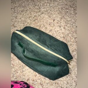 Green suede cosmetic bag💚